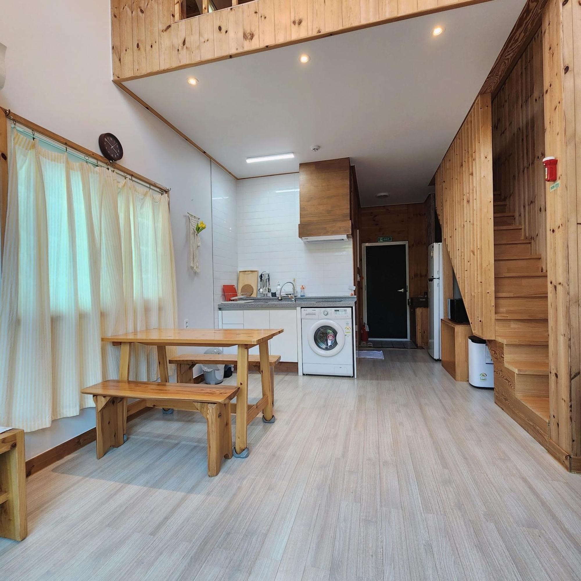 Jeju 542 Pension Seogwipo Zewnętrze zdjęcie